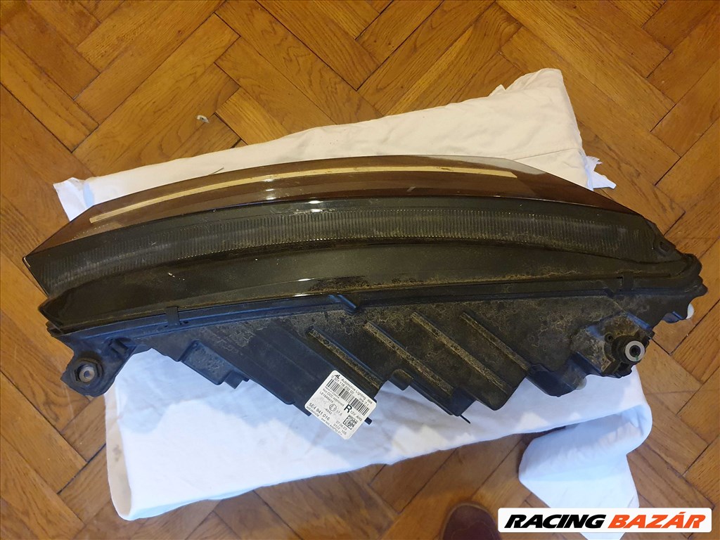 Skoda Octavia IV jobb fényszóró (5E4941016) 2. kép