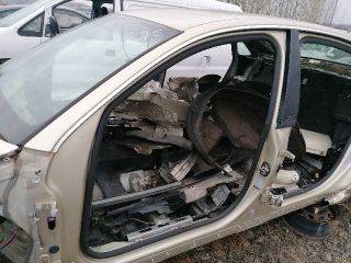 AUDI A8 (4E) Bal első Gumikéder