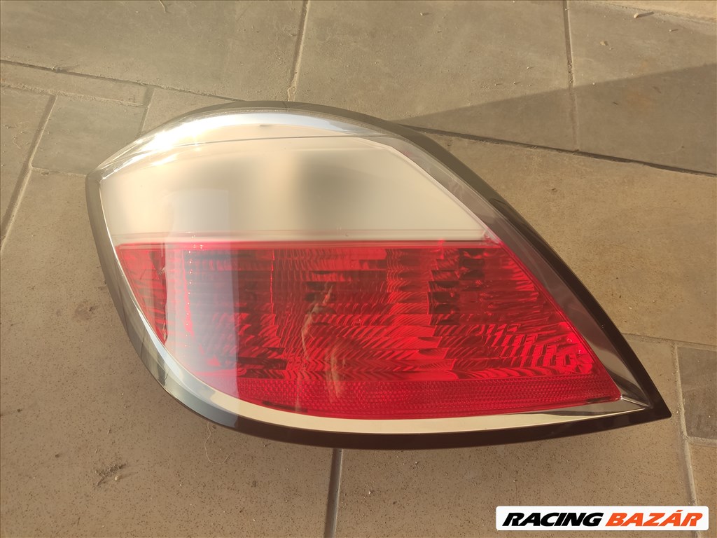 Opel Astra H (5 ajtós) bal hátsó lámpa 04'-08'  1. kép