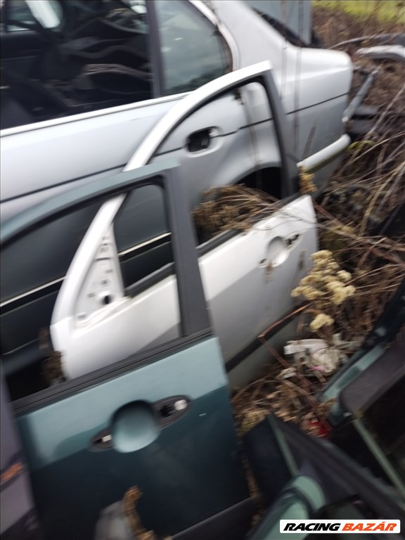 Ford Focus Mk1 Ajtó első bal oldali  1. kép