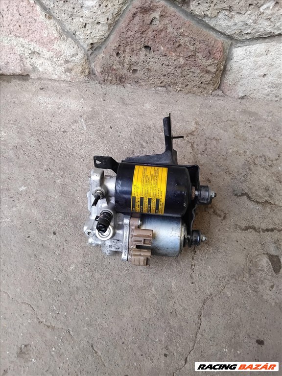 Toyota Yaris (XP130/XP150) 1.5 VVT-I Hybrid Abs szivattyú 2410 4707012010 1. kép