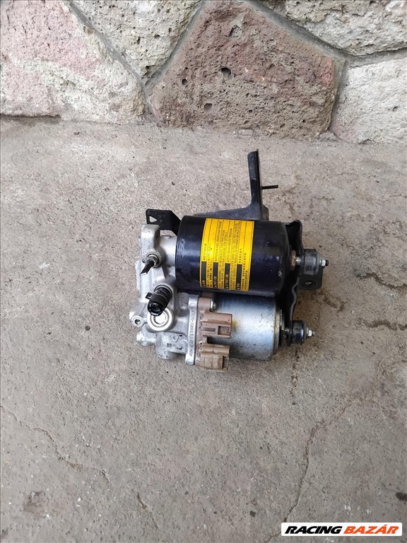 Toyota Yaris (XP130/XP150) 1.5 VVT-I Hybrid Abs szivattyú 2410 4707012010 2. kép