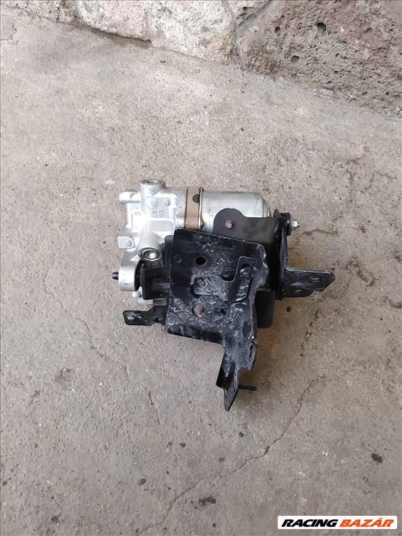 Toyota Yaris (XP130/XP150) 1.5 VVT-I Hybrid Abs szivattyú 2410 4707012010 5. kép