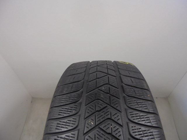 Pirelli Scorpion Winter 235/50 R19  1. kép