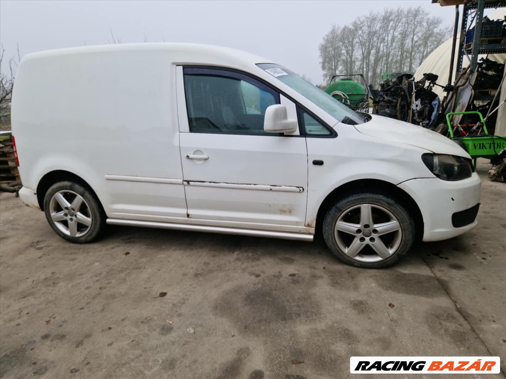 Volkswagen Caddy III bontott alkatrészei 2. kép