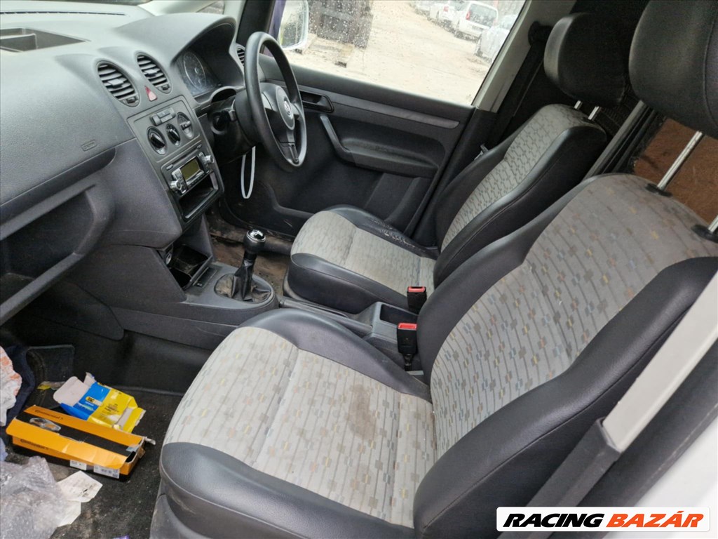Volkswagen Caddy III bontott alkatrészei 7. kép