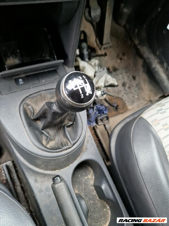 Volkswagen Caddy III bontott alkatrészei 8. kép