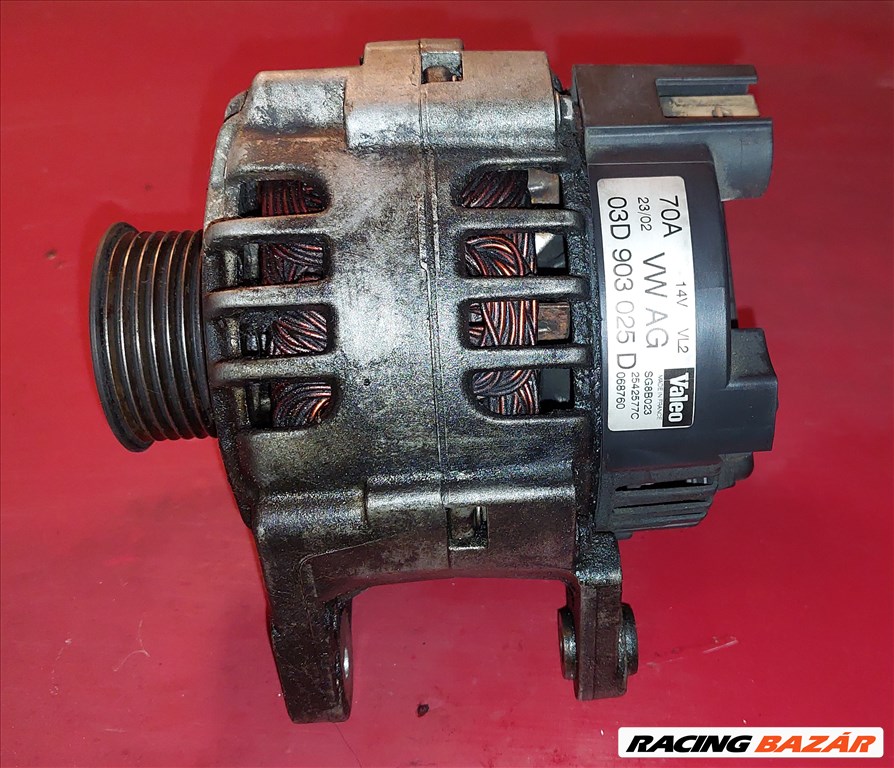 Volkswagen Polo IV Generátor 70A 14V 03d903025d sg8b023 1. kép