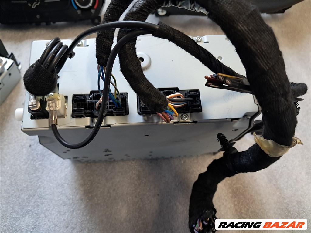 Ford Focus Mk3 navigációs fejegység, fűtéskapcsoló panel komplett f1bt18c815lk 5. kép