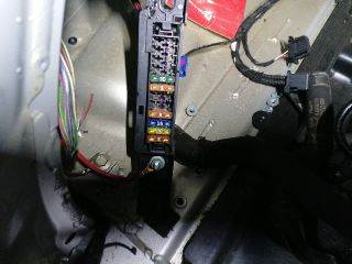 AUDI A8 (4E) Biztosítéktábla Csomagtér