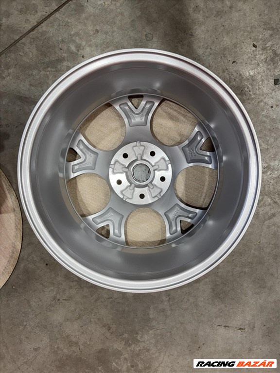 R17 5x114,3 Original Nissan 7J ET35  Juke Qashqai X-Trail Leaf  OE 40300 6PA1A 4. kép