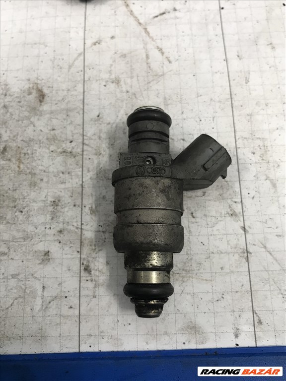 Skoda Octavia I 1,6 BSE/BGU_ injektor 06a906031bt 3. kép