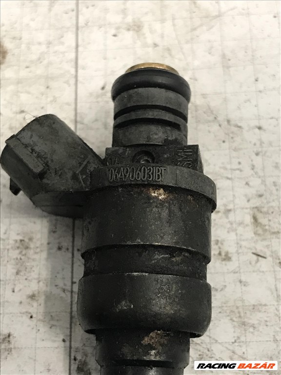 Skoda Octavia I 1,6 BSE/BGU_ injektor 06a906031bt 8. kép
