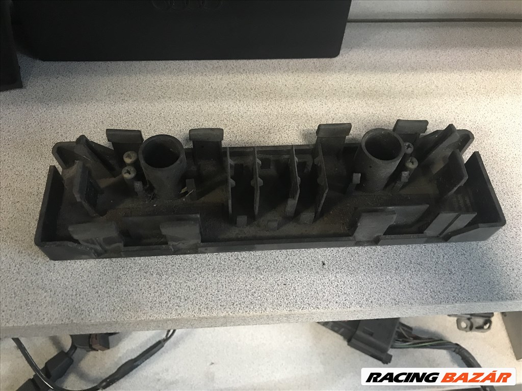 Audi A4 (B5 - 8D) műszerfal takaró 8d0035231 2. kép