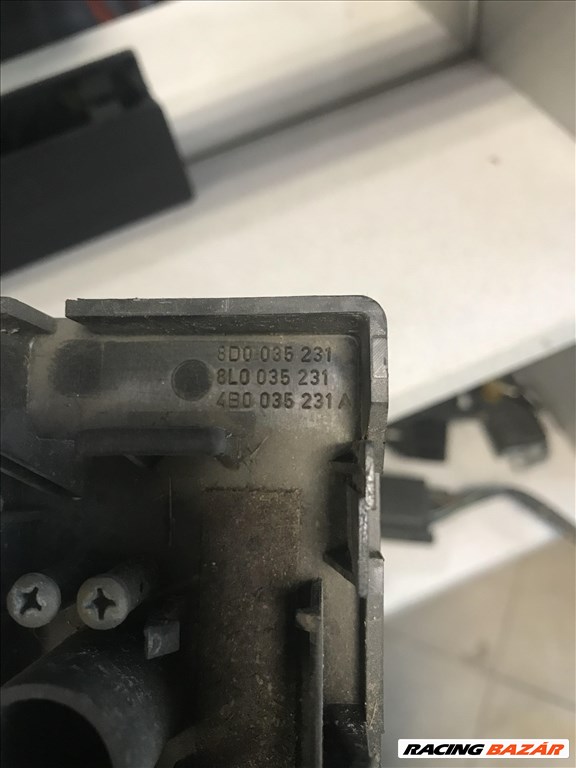 Audi A4 (B5 - 8D) műszerfal takaró 8d0035231 3. kép