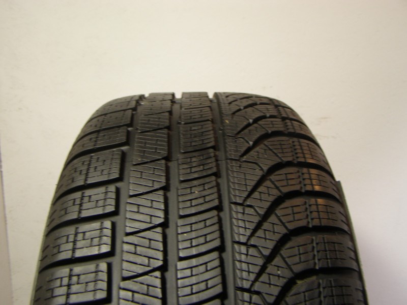 Pirelli Pzero Winter 245/45 R18  1. kép