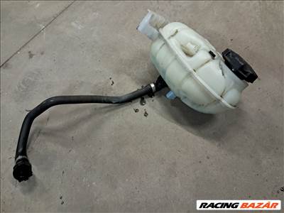 BMW 320d F30 kiegyenlítő tartály 