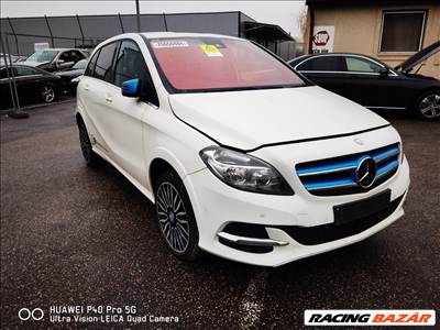 Mercedes B250e electric (W246) bontott alkatrészei