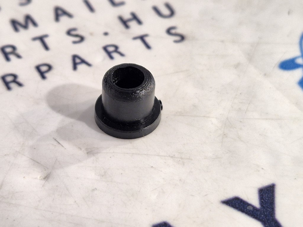 BMW E81 E87 F20 E21 E30 E36 E46 E90 E28 E34 E39 E60 F10 E32 E38 I3 X1 X3 X4 X5 X6 stb.. elsõ embléma rögzítõ hüvely patent 1. kép