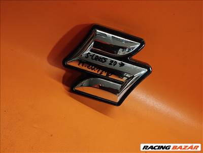 Suzuki SX4 S-cross embléma 20-tól 71744-63T1 (M.20.1210)