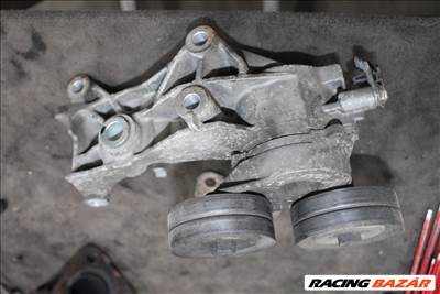 Opel Zafira 1.7 CDTI 2008-2011 generátortartó bak 898005563