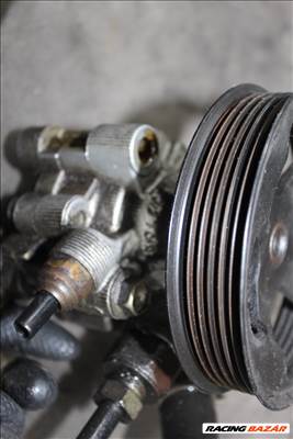 Toyota Corolla Verso2 -2003 Szervószivattyú