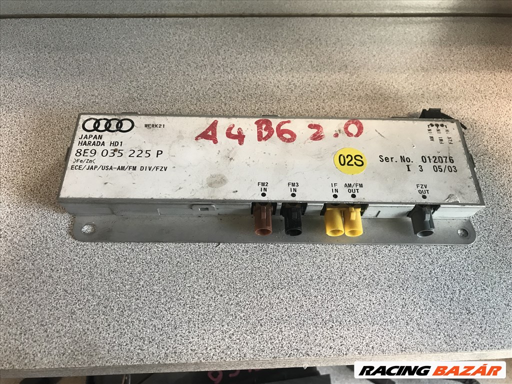 Audi A4 (B6/B7) antenna erősítő 8e9035225p 1. kép
