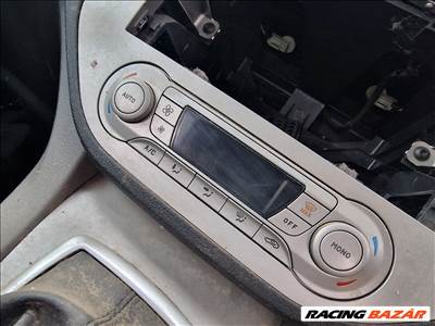 Ford Kuga Digitklíma panel