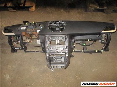 Peugeot 207 műszerfal héj