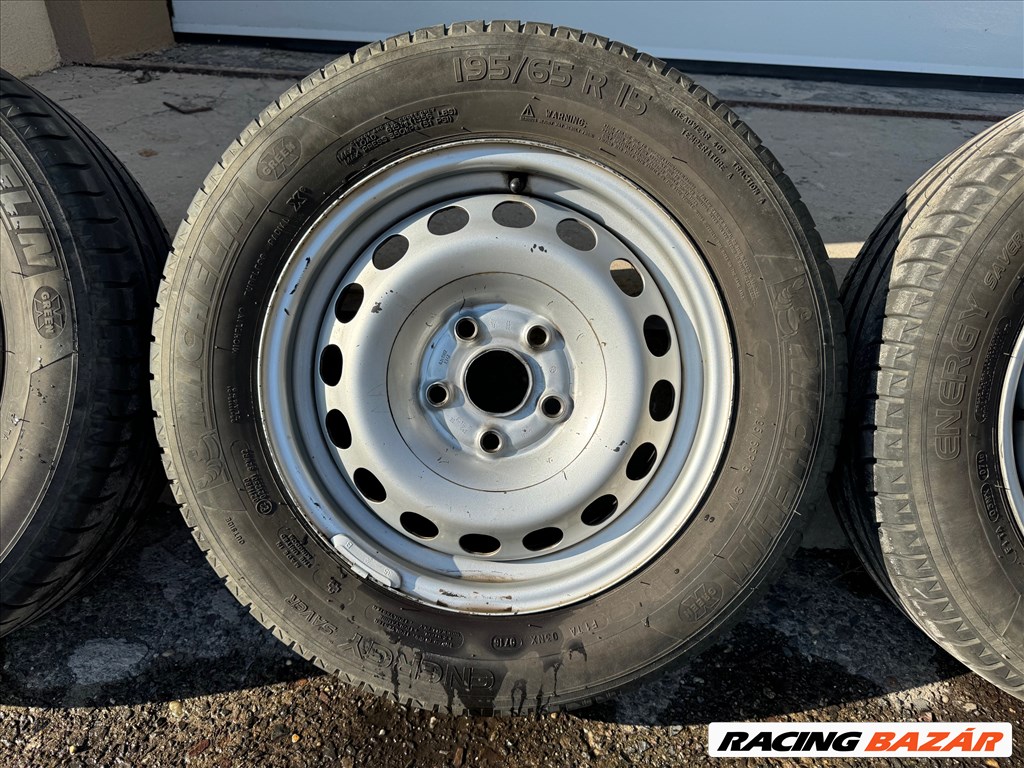 Volkswagen Caddy nyári gumik acélfelni 195/65 R15 3. kép