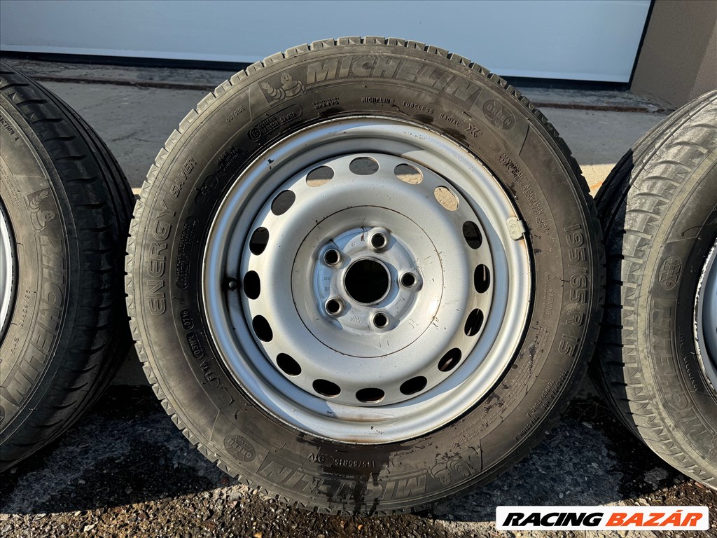 Volkswagen Caddy nyári gumik acélfelni 195/65 R15 4. kép