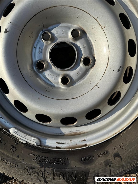 Volkswagen Caddy nyári gumik acélfelni 195/65 R15 8. kép