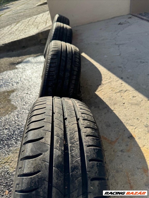 Volkswagen Caddy nyári gumik acélfelni 195/65 R15 9. kép