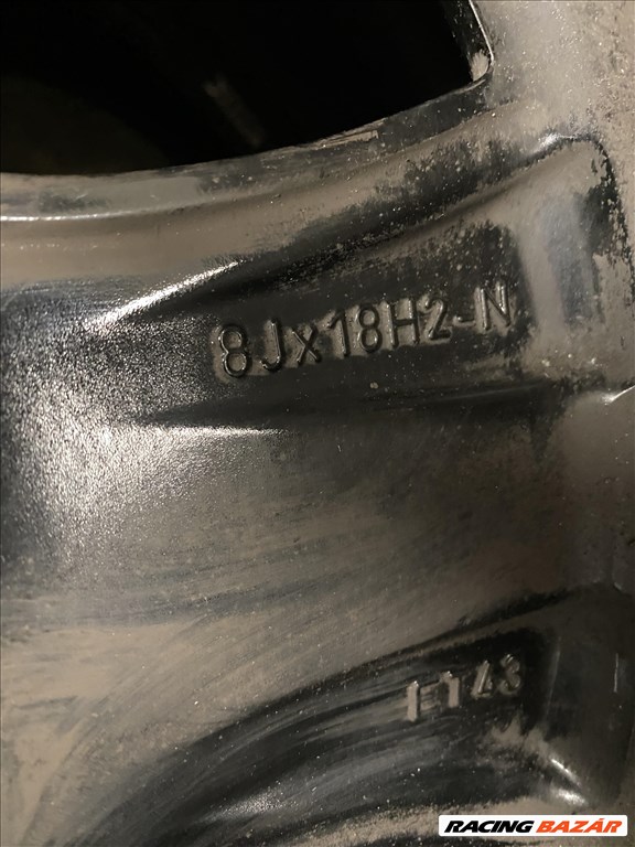  5x112 lyukosztású 8JJ 18" újszerű (gyári felni) alufelni 4. kép