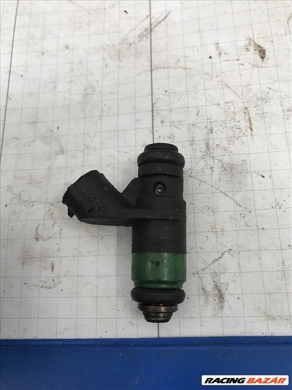Volkswagen Polo IV 1,2 12V_ injektor 03e906031 3. kép