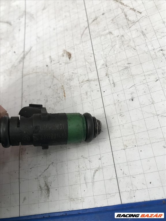 Volkswagen Polo IV 1,2 12V_ injektor 03e906031 6. kép