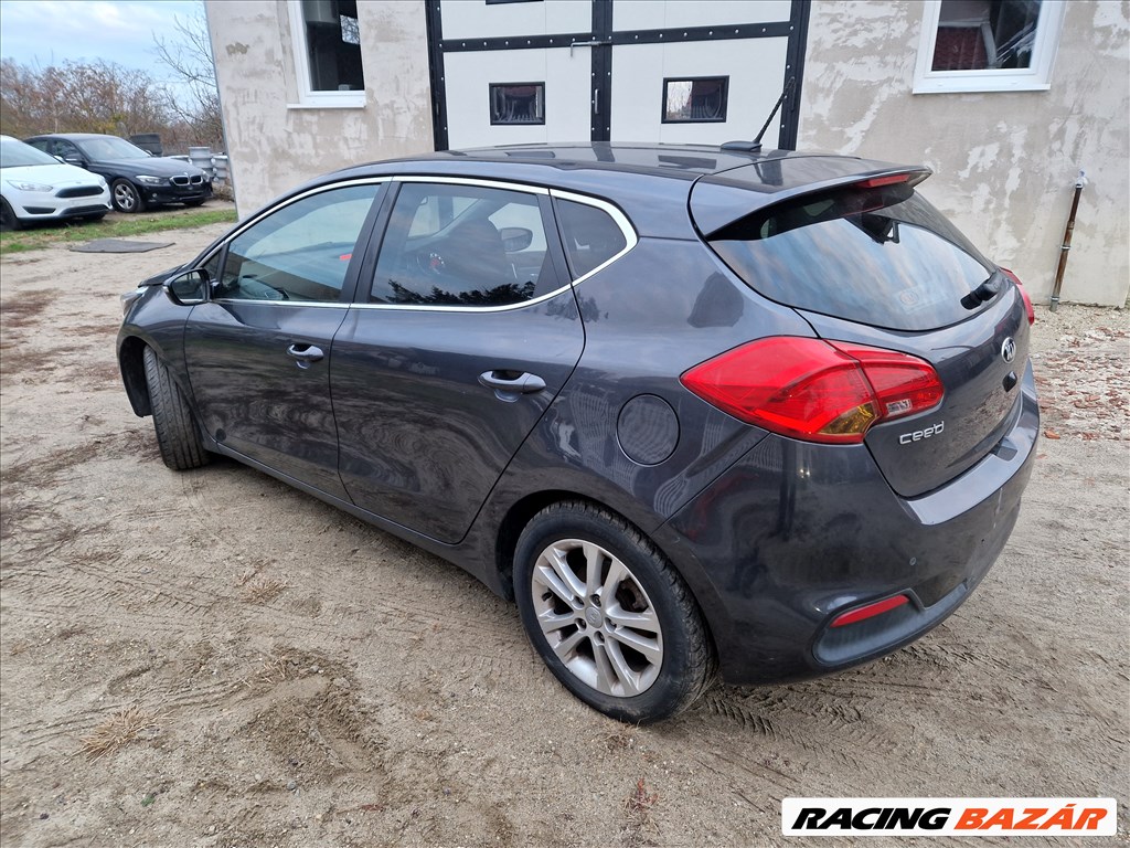 Kia Cee'd (JD) 1.6 GDI G4FD bontott alkatrészek, bontás, bontott jármű 3. kép