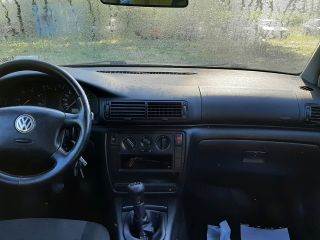 VW PASSAT (3B2) Pohártartó