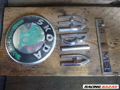 Skoda Fabia I 2002 5 AJTÓS csomagtérajtó embléma 