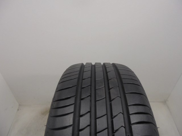 Kumho HS51 215/45 R16  1. kép