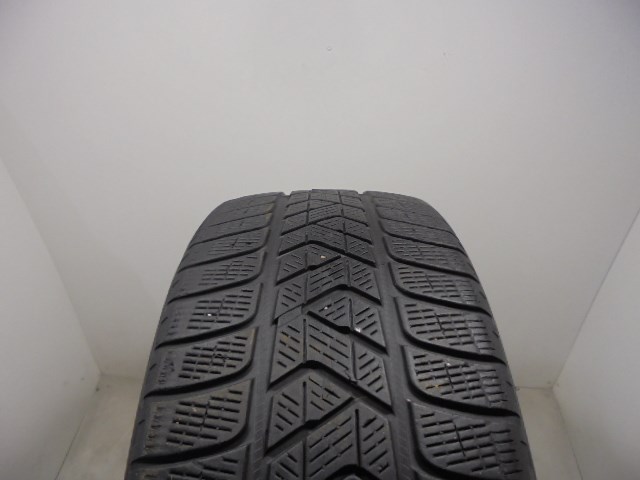 Pirelli Scorpion Winter 235/50 R19  1. kép