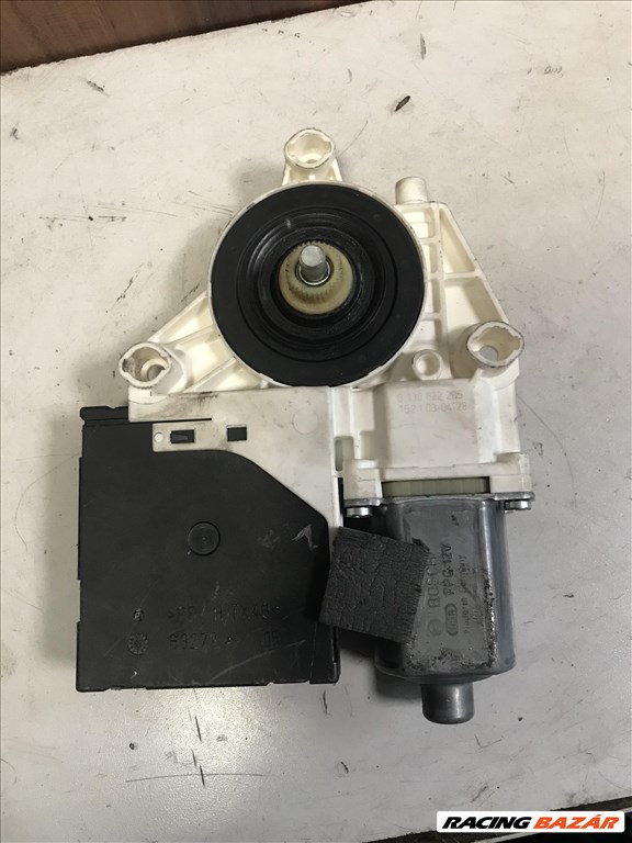 Audi A3 (8P) jobb első ablakemelő motor 8p0959802a 2. kép