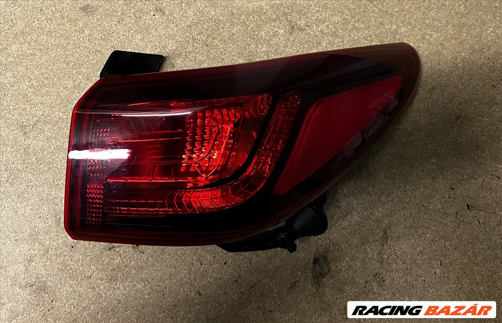 Hyundai Kona (OS) jobb hátsó lámpa 92402j90 2. kép