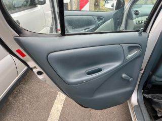 TOYOTA YARIS (SCP1, NLP1, NCP1) Bal hátsó Ajtó Kárpit