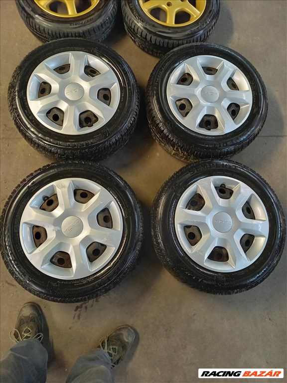  Dacia 4x100-as 6x15" használt (gyári felni) lemezfelni, 185/65 használt Semperit téli gumi sxx2 1. kép