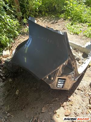 Volkswagen Golf VII bal hátsó negyed 