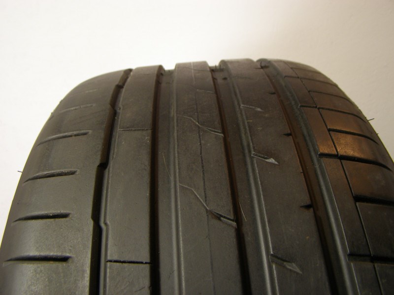 Hankook K127E Ventus S1 Evo3 255/45 R19  1. kép