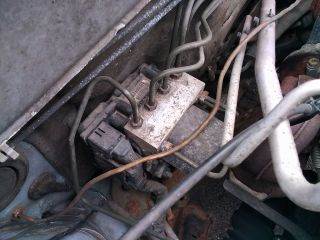 NISSAN ALMERA II (N16) ABS Kocka