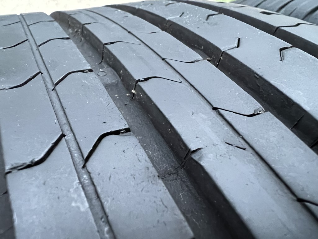 215/60 R17 Continental ContiEcoContact 5 nyári gumi 6mm 3. kép