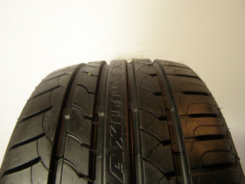 Maxtrek Maximus M1 245/40 R18  1. kép